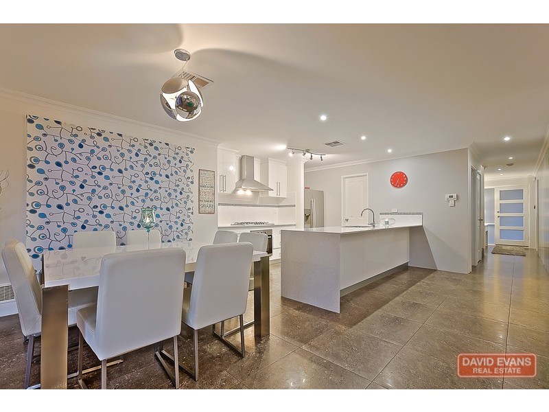 2 Lorne Bend, Secret Harbour WA 6173