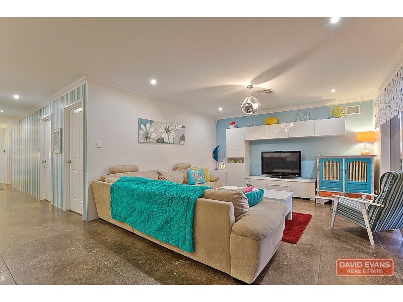 2 Lorne Bend, Secret Harbour WA 6173