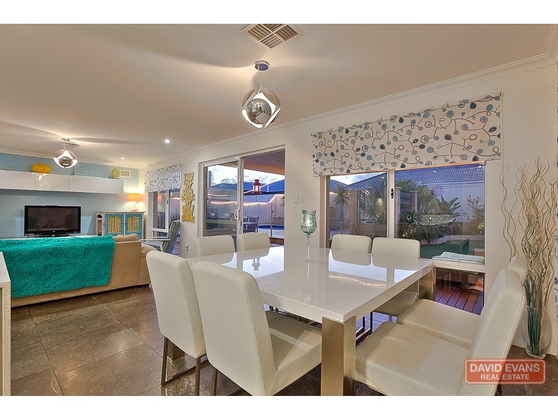 2 Lorne Bend, Secret Harbour WA 6173