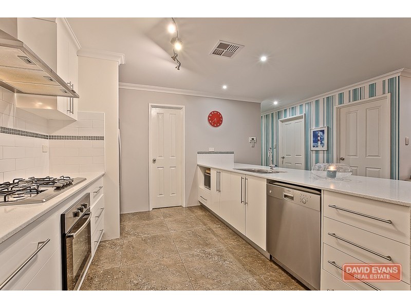 2 Lorne Bend, Secret Harbour WA 6173