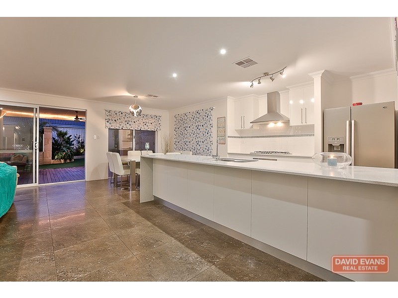 2 Lorne Bend, Secret Harbour WA 6173
