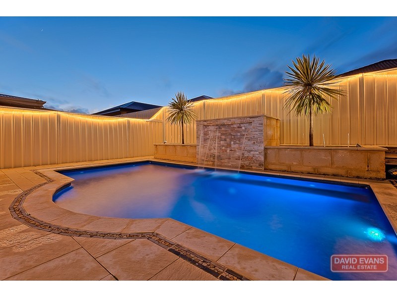 2 Lorne Bend, Secret Harbour WA 6173