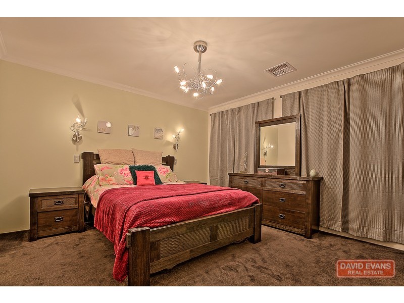 2 Lorne Bend, Secret Harbour WA 6173