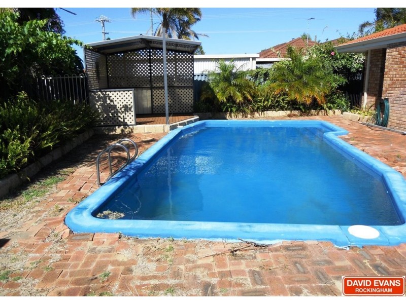 4 Jubilee Drive, Waikiki WA 6169