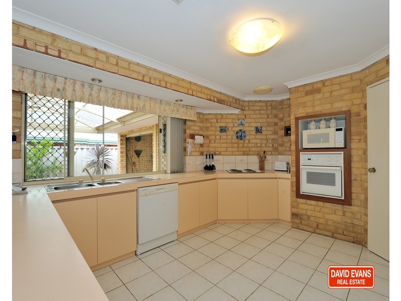 19 Sunningdale Circle, Cooloongup WA 6168