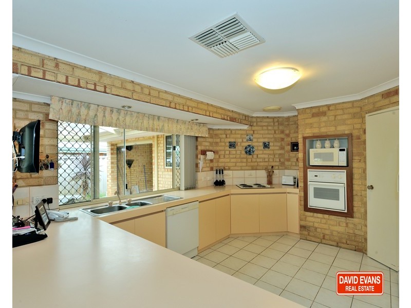19 Sunningdale Circle, Cooloongup WA 6168