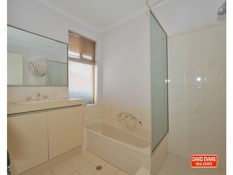 19 Sunningdale Circle, Cooloongup WA 6168