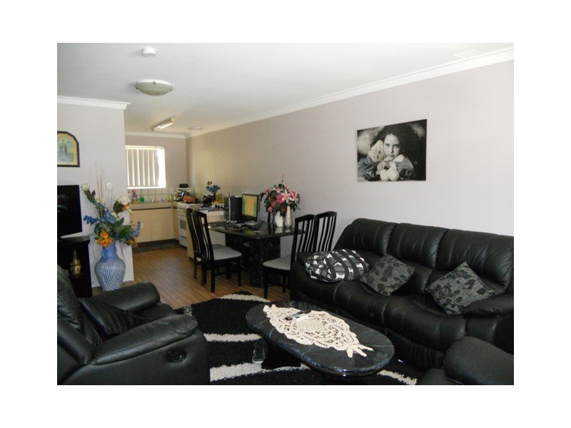 4/105 Simpson Avenue, Rockingham WA 6168