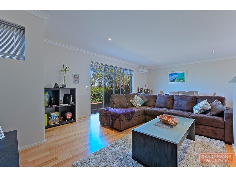 16/20 Lake Street, Rockingham WA 6168