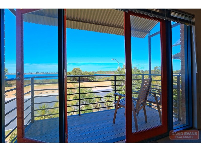 16/20 Lake Street, Rockingham WA 6168