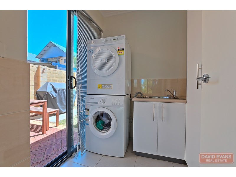 16/20 Lake Street, Rockingham WA 6168