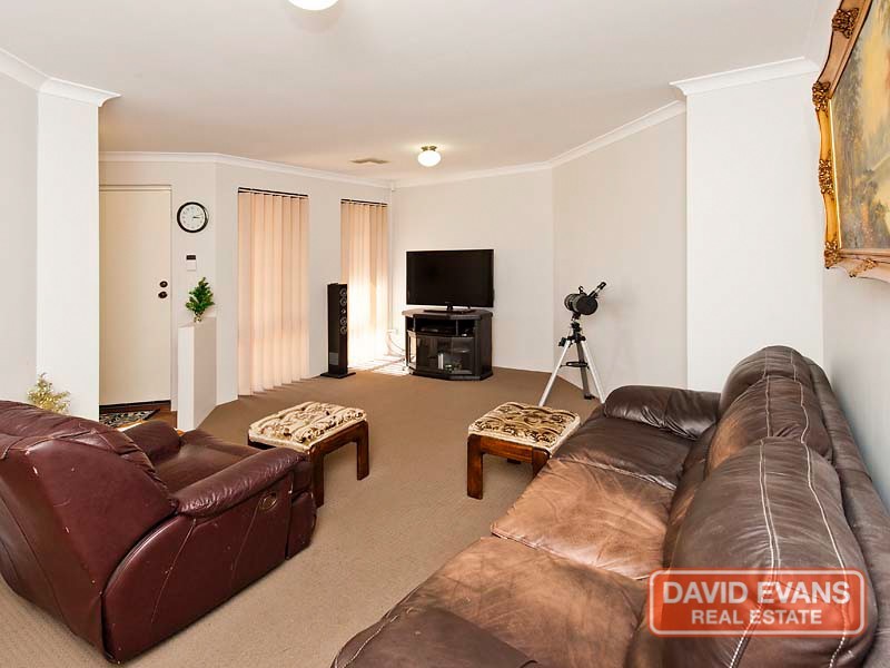 6 Silkhurst Cr, Warnbro WA 6169