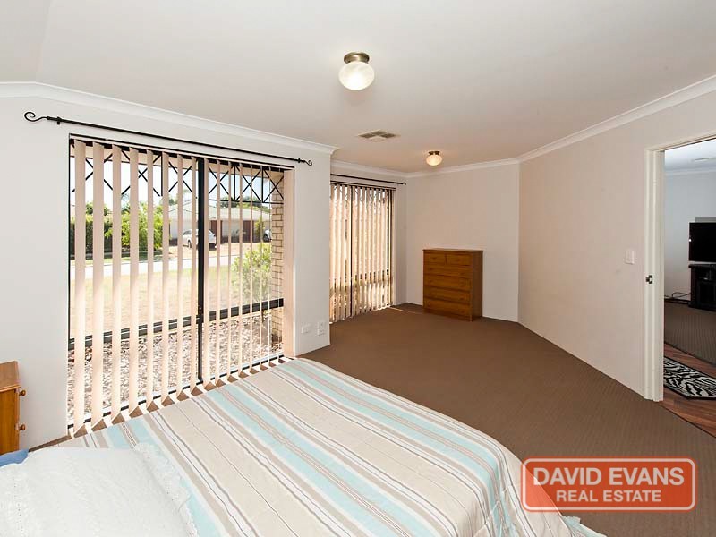 6 Silkhurst Cr, Warnbro WA 6169