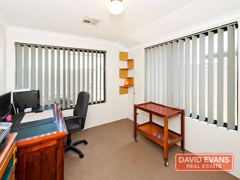 6 Silkhurst Cr, Warnbro WA 6169