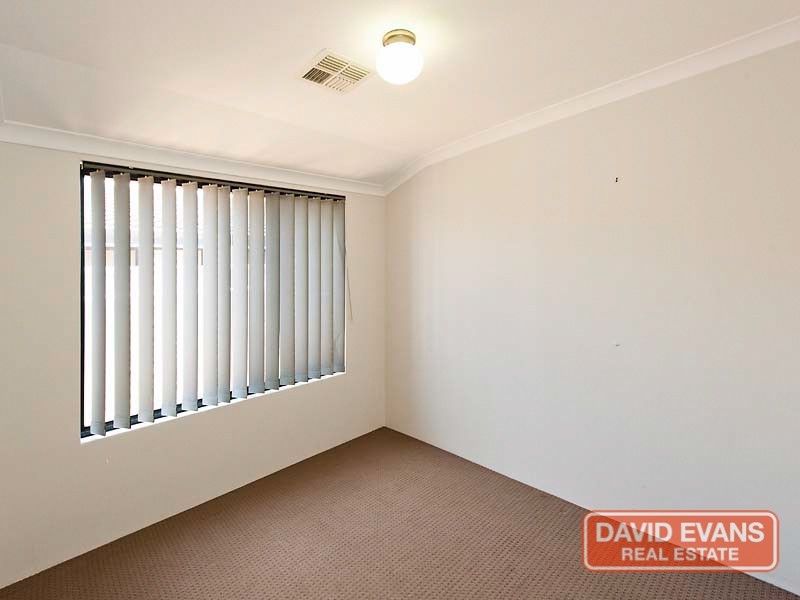 6 Silkhurst Cr, Warnbro WA 6169