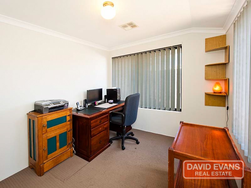 6 Silkhurst Cr, Warnbro WA 6169