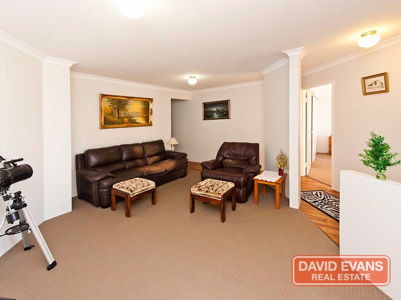 6 Silkhurst Cr, Warnbro WA 6169