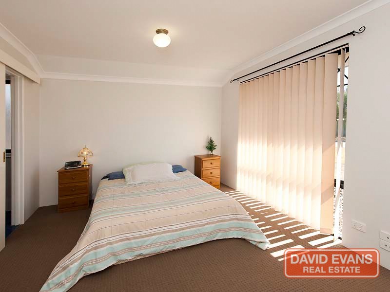 6 Silkhurst Cr, Warnbro WA 6169