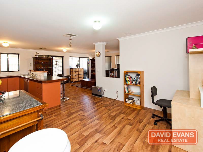 6 Silkhurst Cr, Warnbro WA 6169