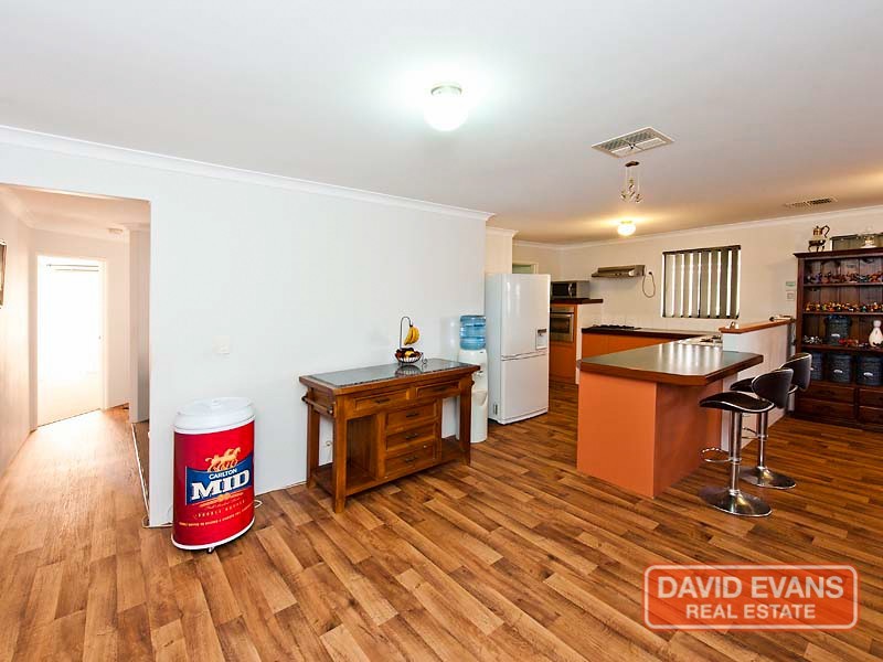 6 Silkhurst Cr, Warnbro WA 6169