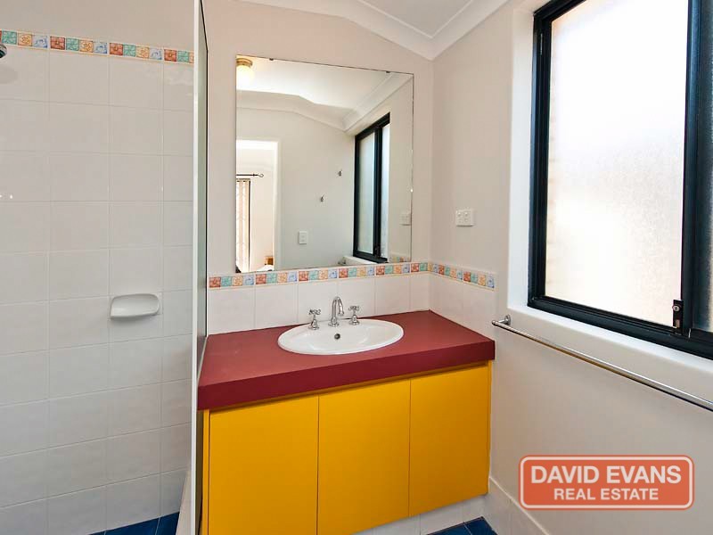 6 Silkhurst Cr, Warnbro WA 6169