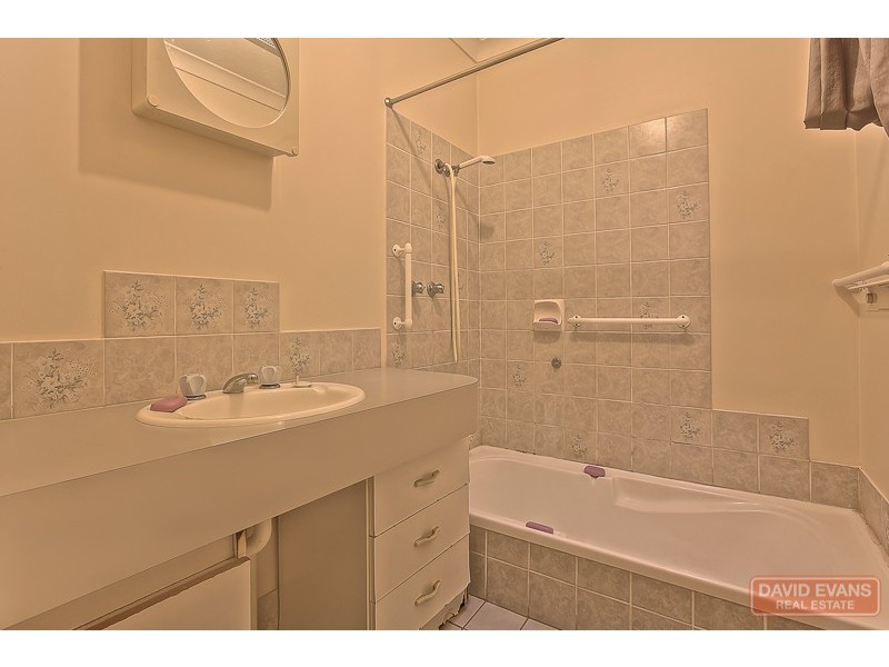 10/10 Hawkins Street, Rockingham WA 6168