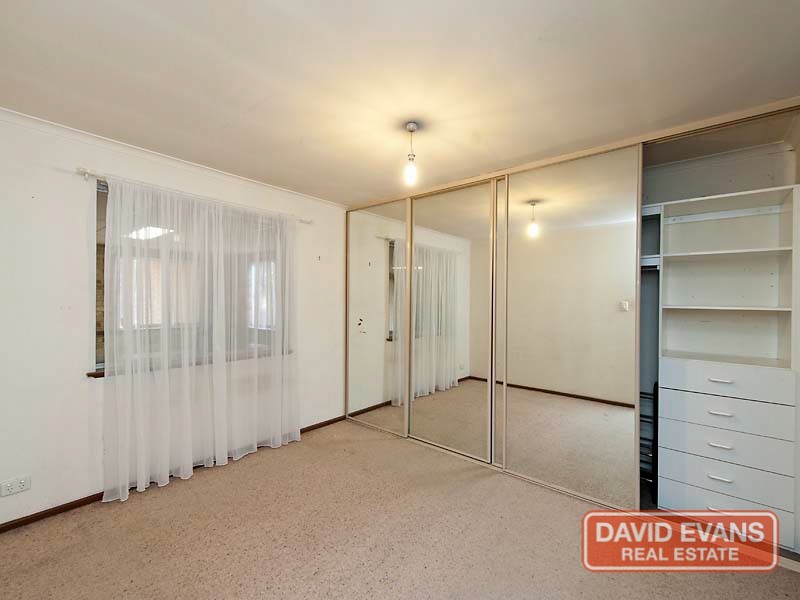 31 Chisham Avenue, Parmelia WA 6167