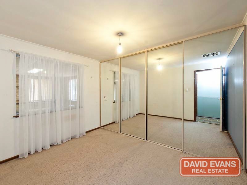 31 Chisham Avenue, Parmelia WA 6167