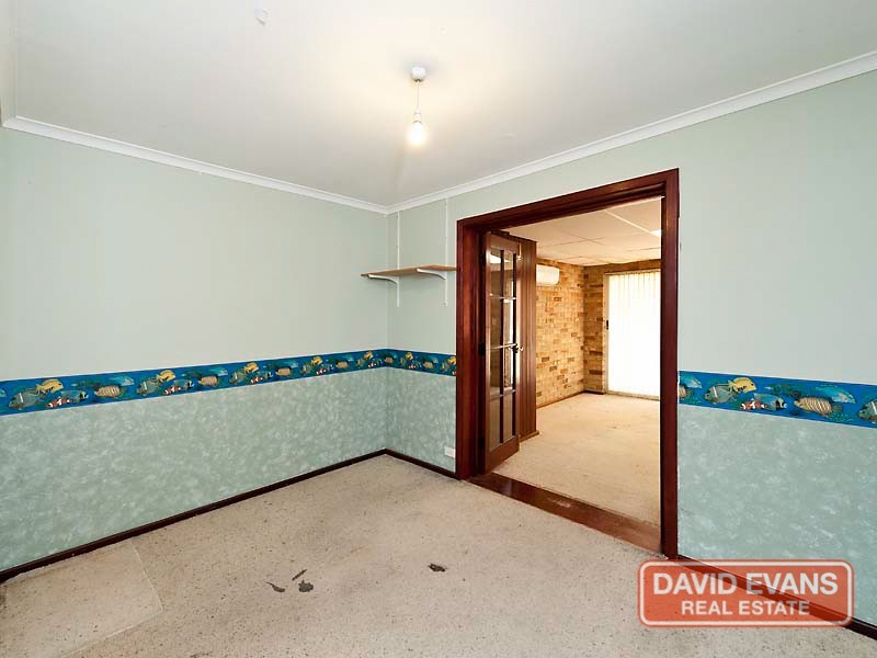 31 Chisham Avenue, Parmelia WA 6167