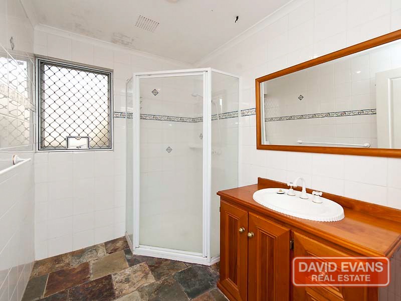 31 Chisham Avenue, Parmelia WA 6167