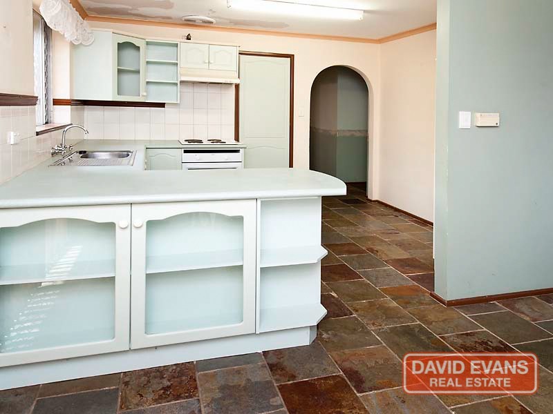 31 Chisham Avenue, Parmelia WA 6167