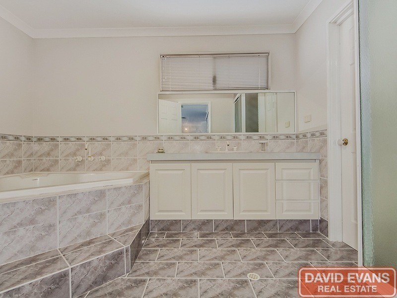 4 Warne Road, Baldivis WA 6171