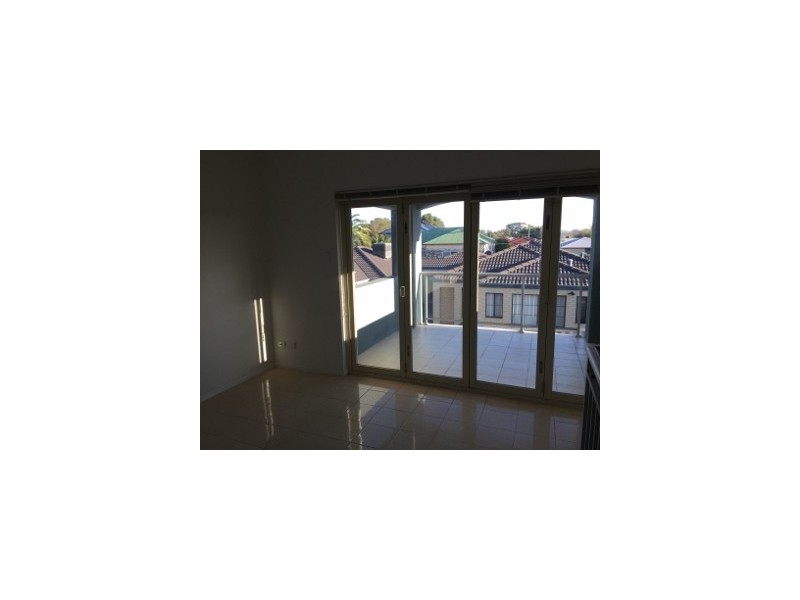 3/138 Lewington Street, Rockingham WA 6168