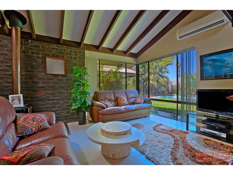 11 Mead Street, Warnbro WA 6169