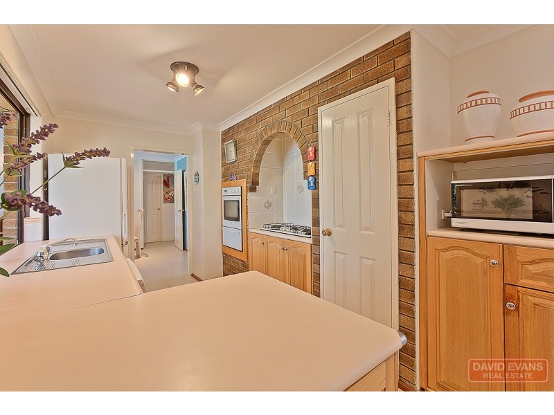 11 Mead Street, Warnbro WA 6169