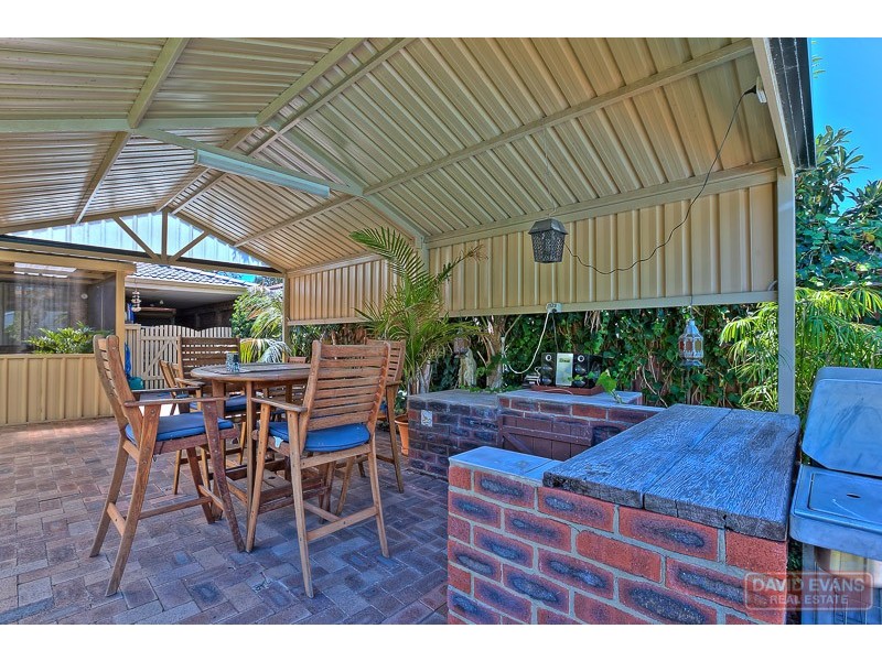 11 Mead Street, Warnbro WA 6169