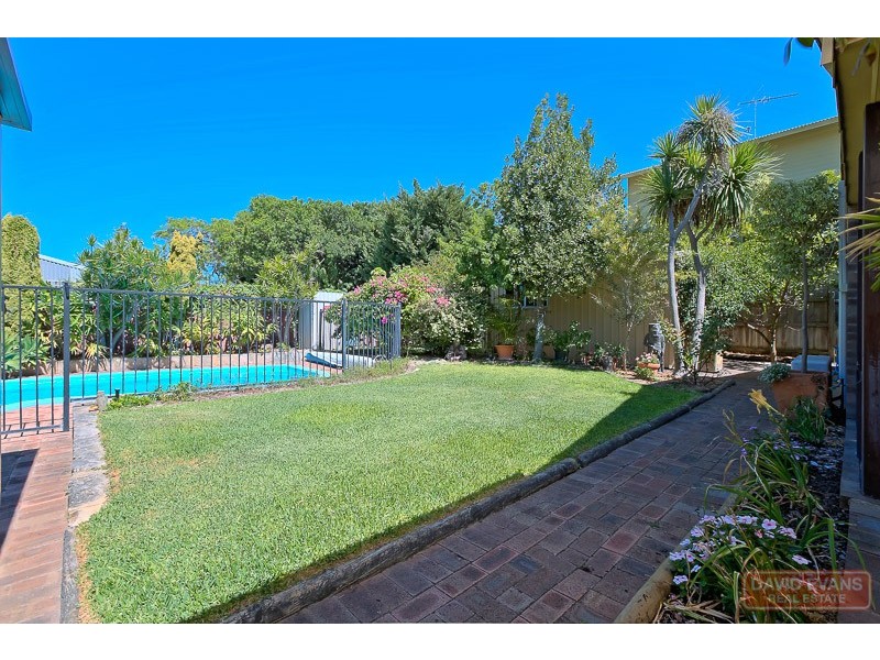 11 Mead Street, Warnbro WA 6169