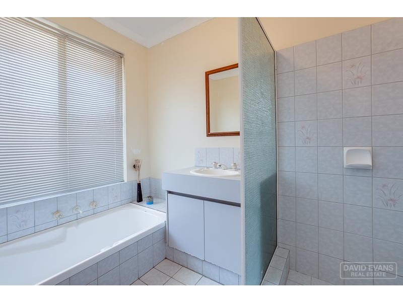 14 Myhill Mews, Leda WA 6170