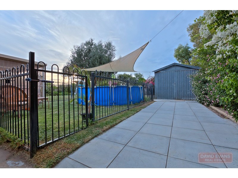 8 Jecks Street, Rockingham WA 6168
