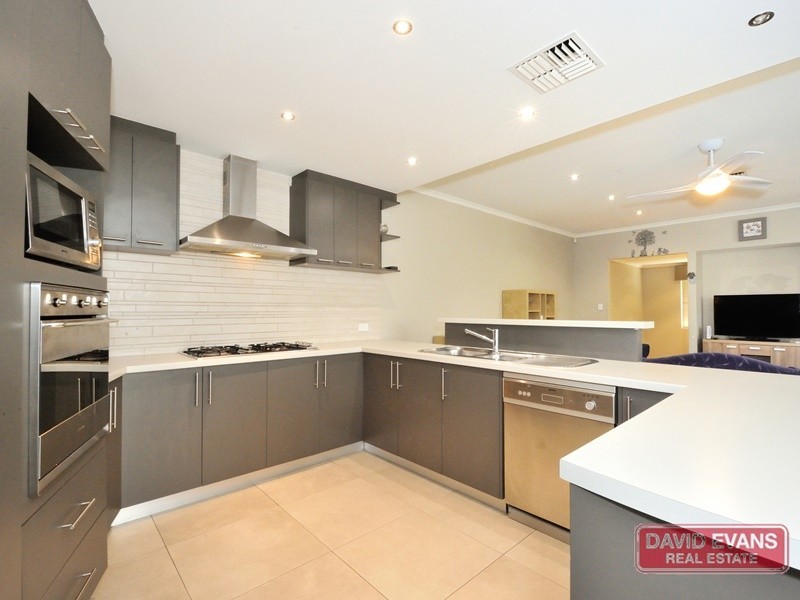 28 Vernon Gough Drive, Baldivis WA 6171