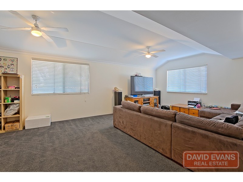 165 Country Drive, Oakford WA 6121