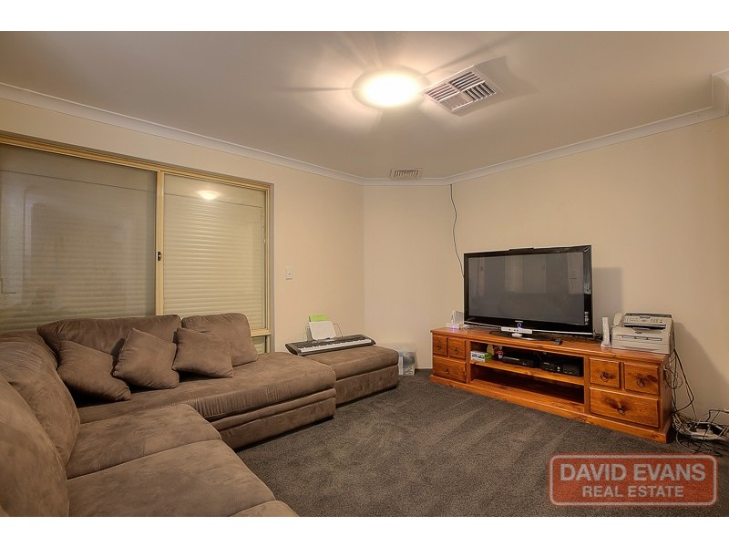 165 Country Drive, Oakford WA 6121