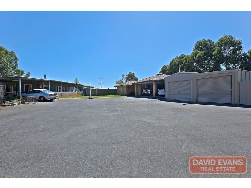 165 Country Drive, Oakford WA 6121