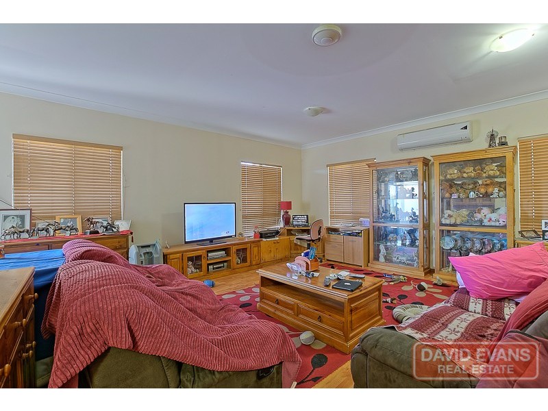 165 Country Drive, Oakford WA 6121