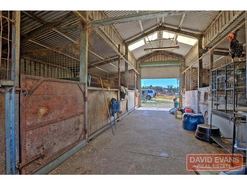 165 Country Drive, Oakford WA 6121