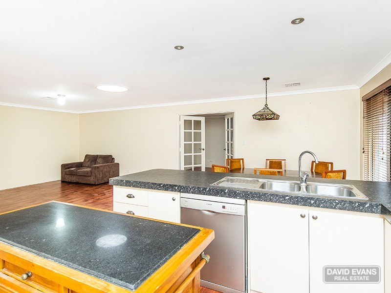 11 Trevino Drive, Port Kennedy WA 6172