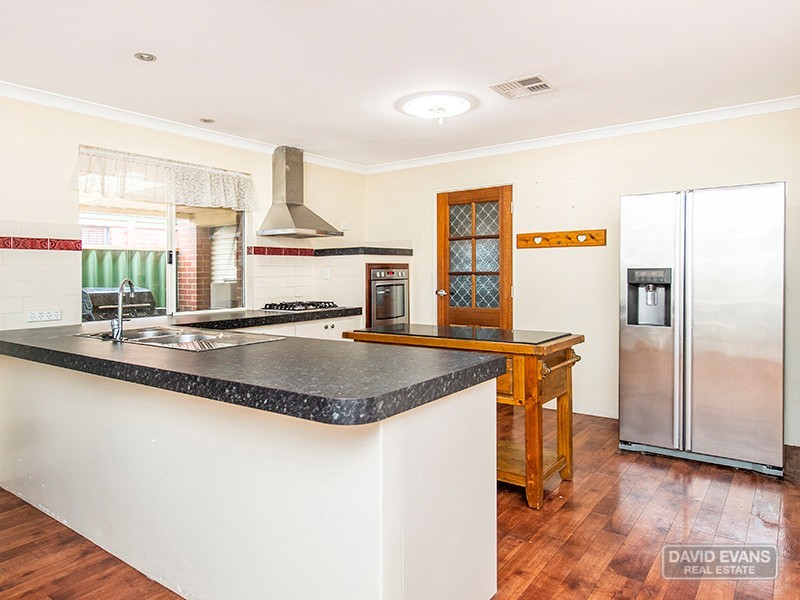 11 Trevino Drive, Port Kennedy WA 6172