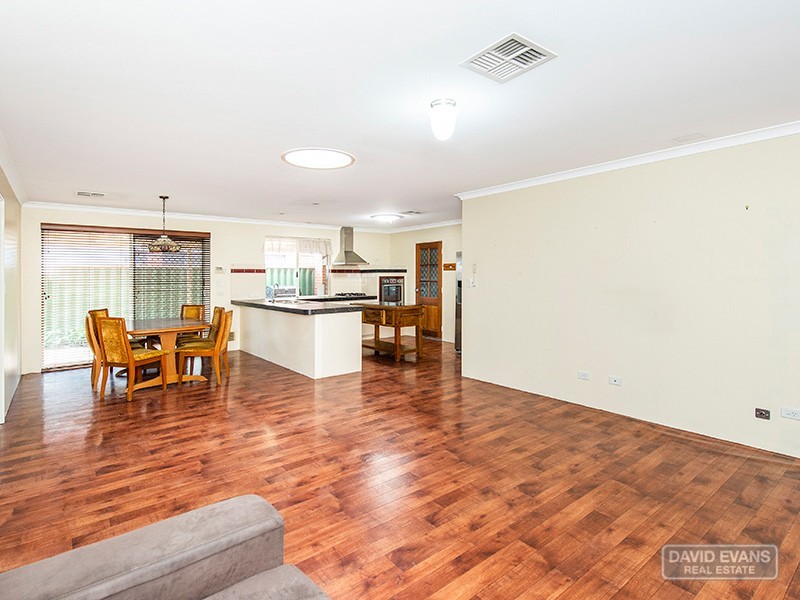 11 Trevino Drive, Port Kennedy WA 6172