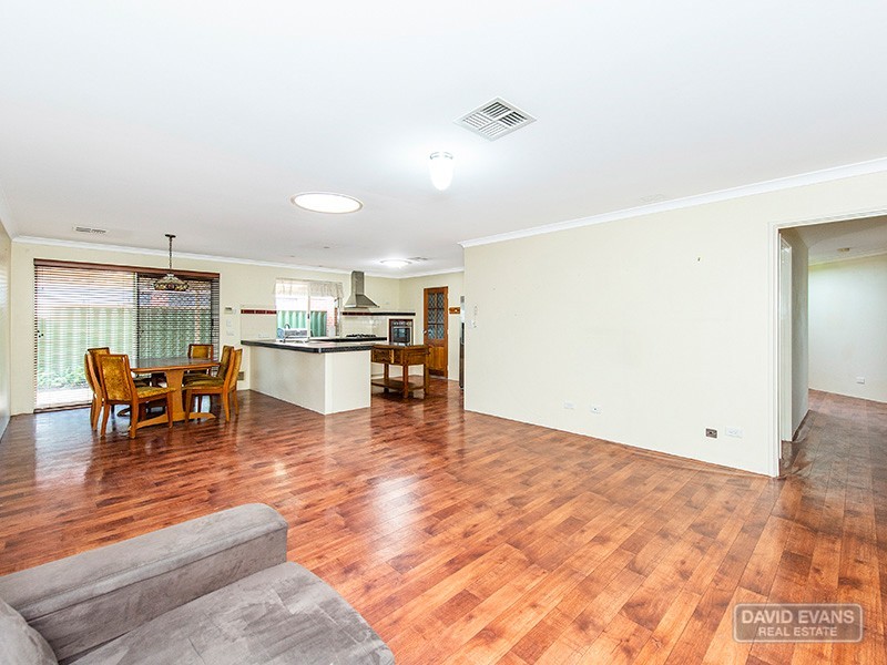 11 Trevino Drive, Port Kennedy WA 6172