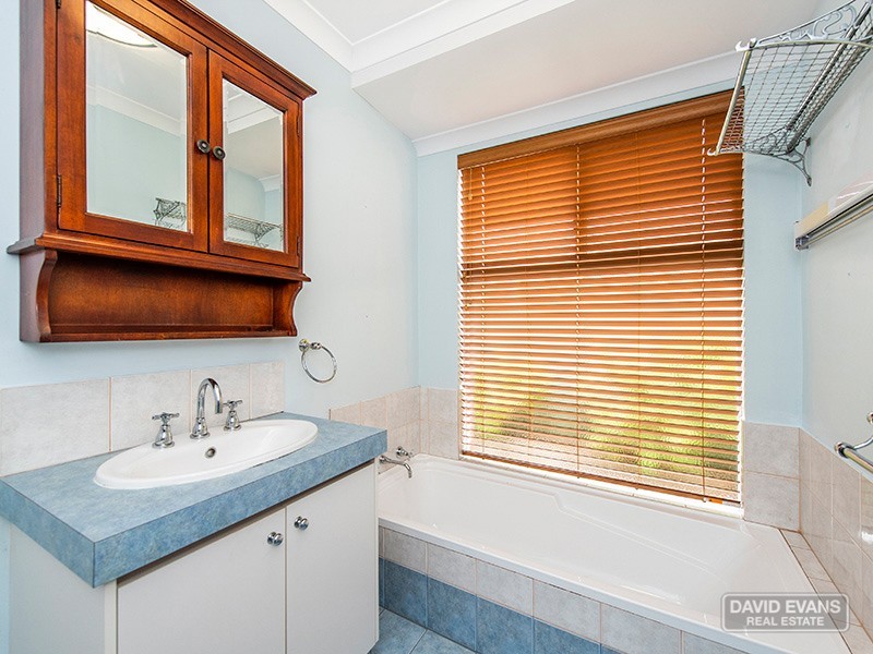 11 Trevino Drive, Port Kennedy WA 6172